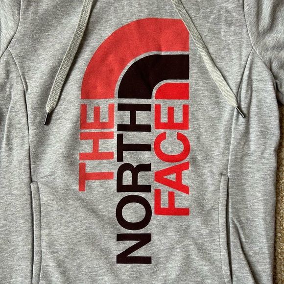 NWT The North Face Women’s Trivert Pullover Hoodie in TNF Light Grey Heather -XS - Picture 5 of 8